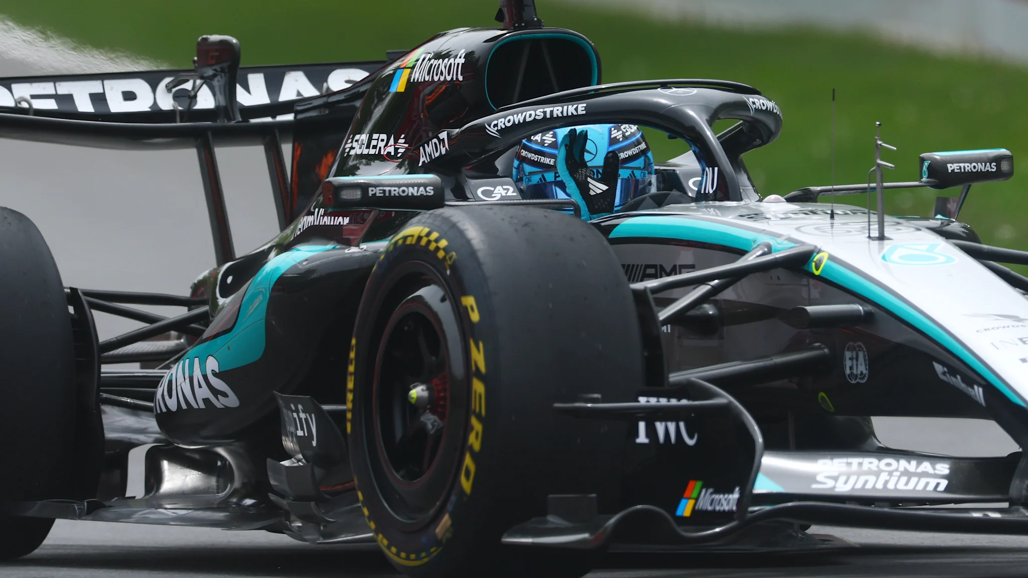 Russell clings on to win dramatic Canada Sprint over Norris thumbnail