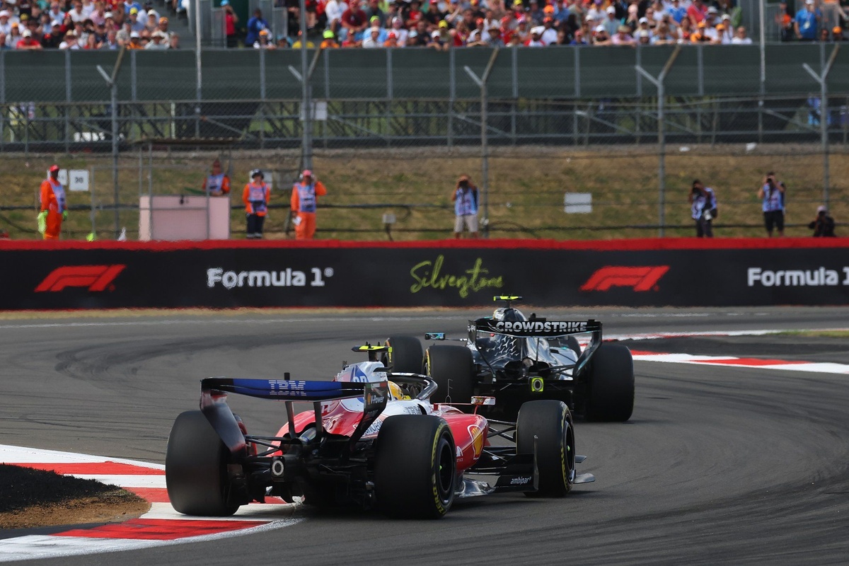 Lewis Hamilton not confident of beating Kimi Antonelli in F1 British GP thumbnail