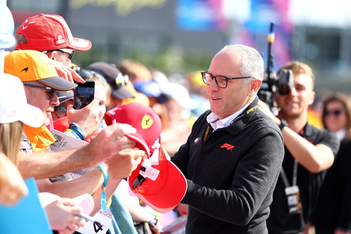 "We don't want to put tape on anyone's mouth" – F1 boss reacts to driver criticism of 2026 rules source thumbnail