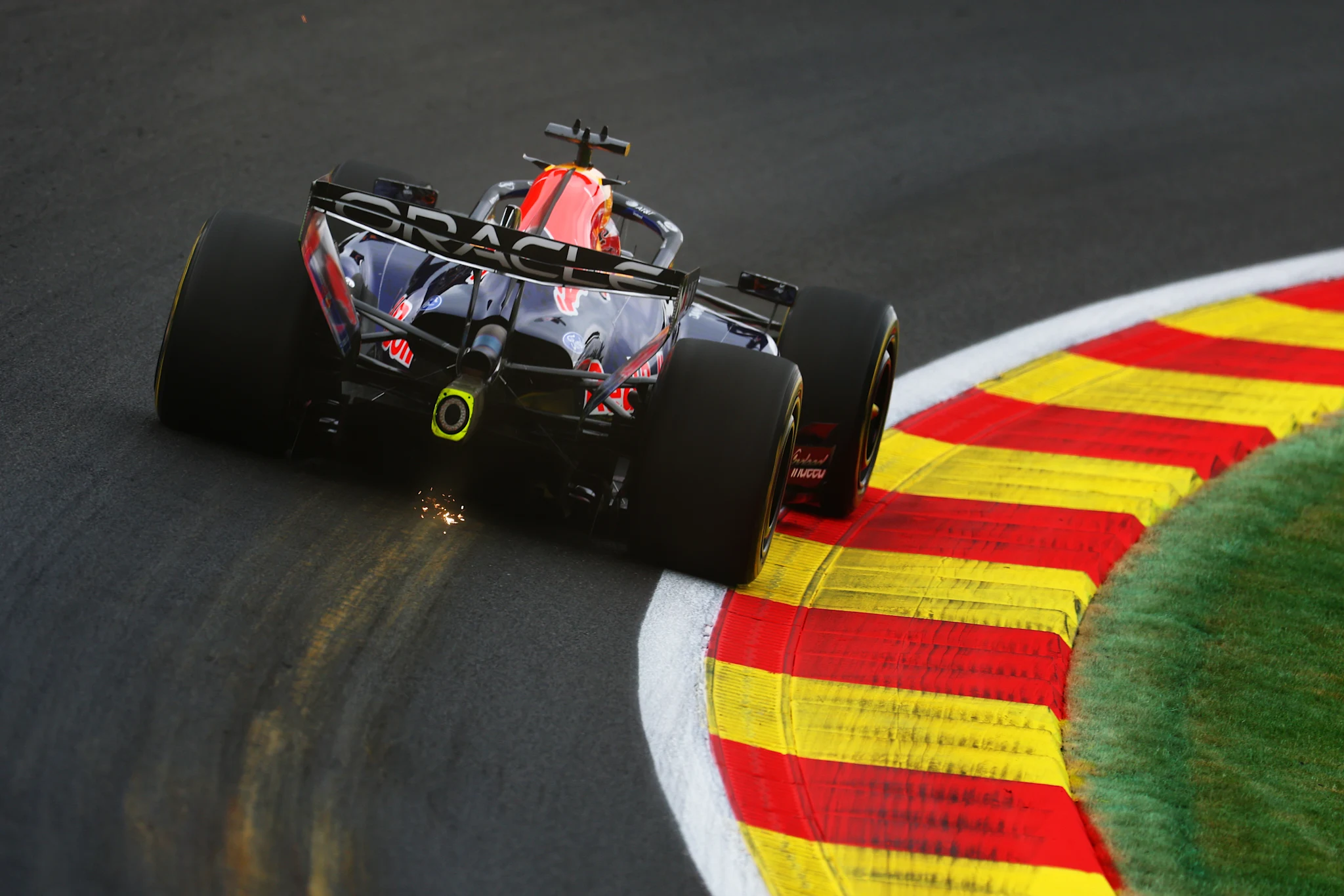 Verstappen tops the FP1 times from Hamilton in Belgium thumbnail