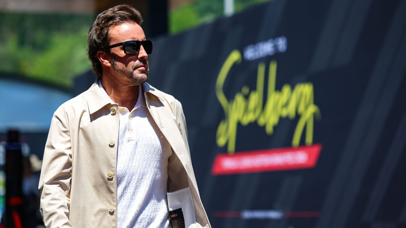 Fernando Alonso shuts down Alpine move, labels Aston Martin negativity 'borderline abuse' thumbnail