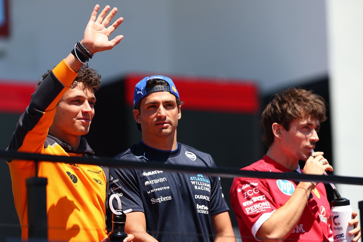 Carlos Sainz explains how he separates F1 friendships from on-track rivalries source thumbnail