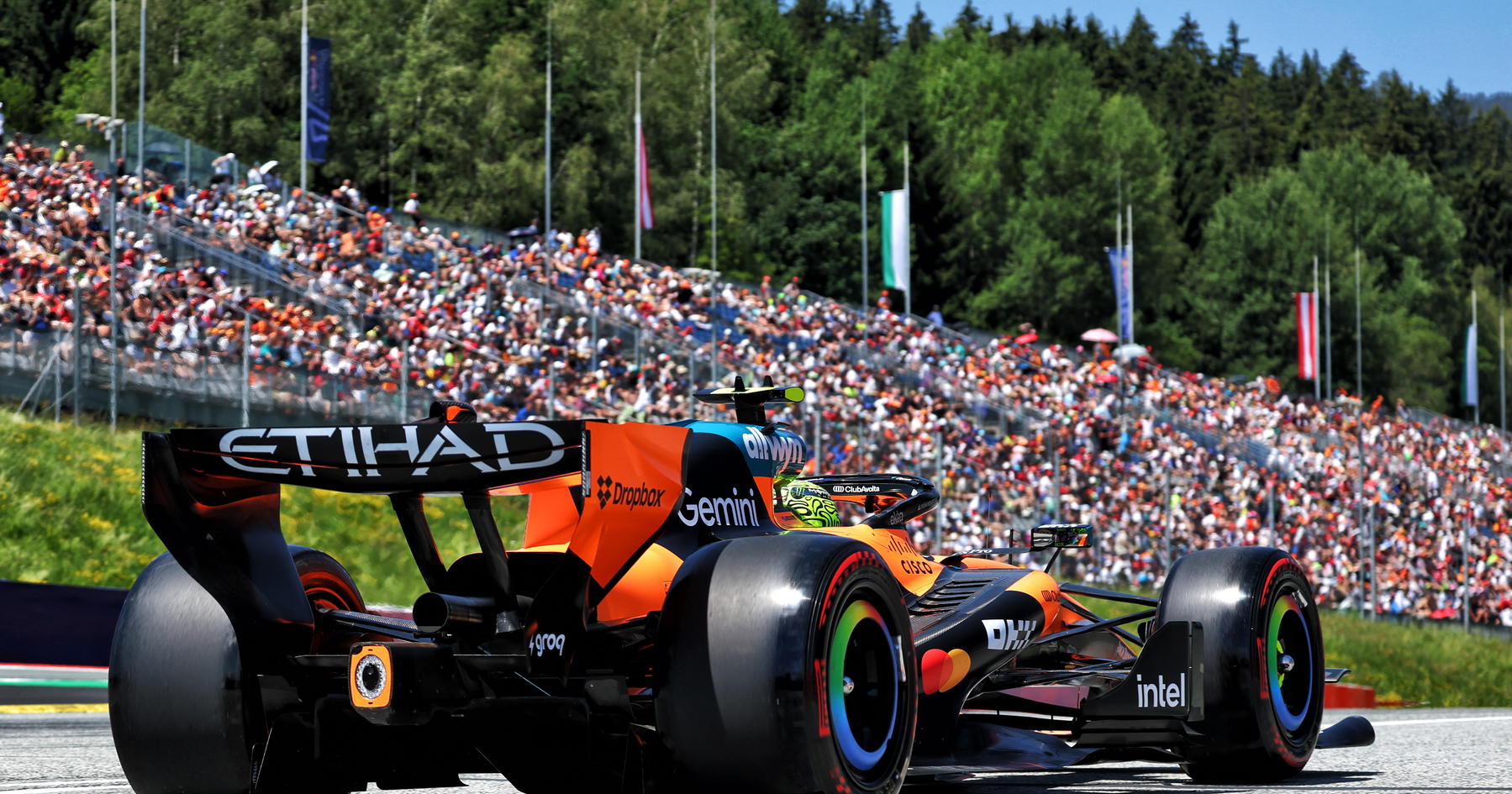 McLaren outline 'biggest headlines' in mixed new F1 era start source thumbnail
