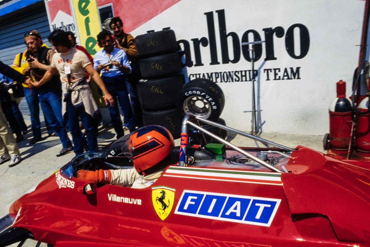 Gilles Villeneuve's final F1 race helmet breaks auction record source thumbnail