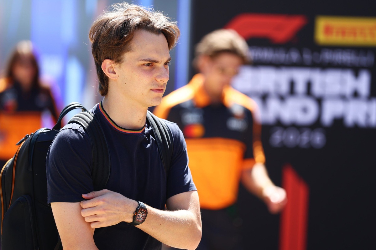 What's different about Oscar Piastri's response to Max Verstappen-McLaren rumours thumbnail