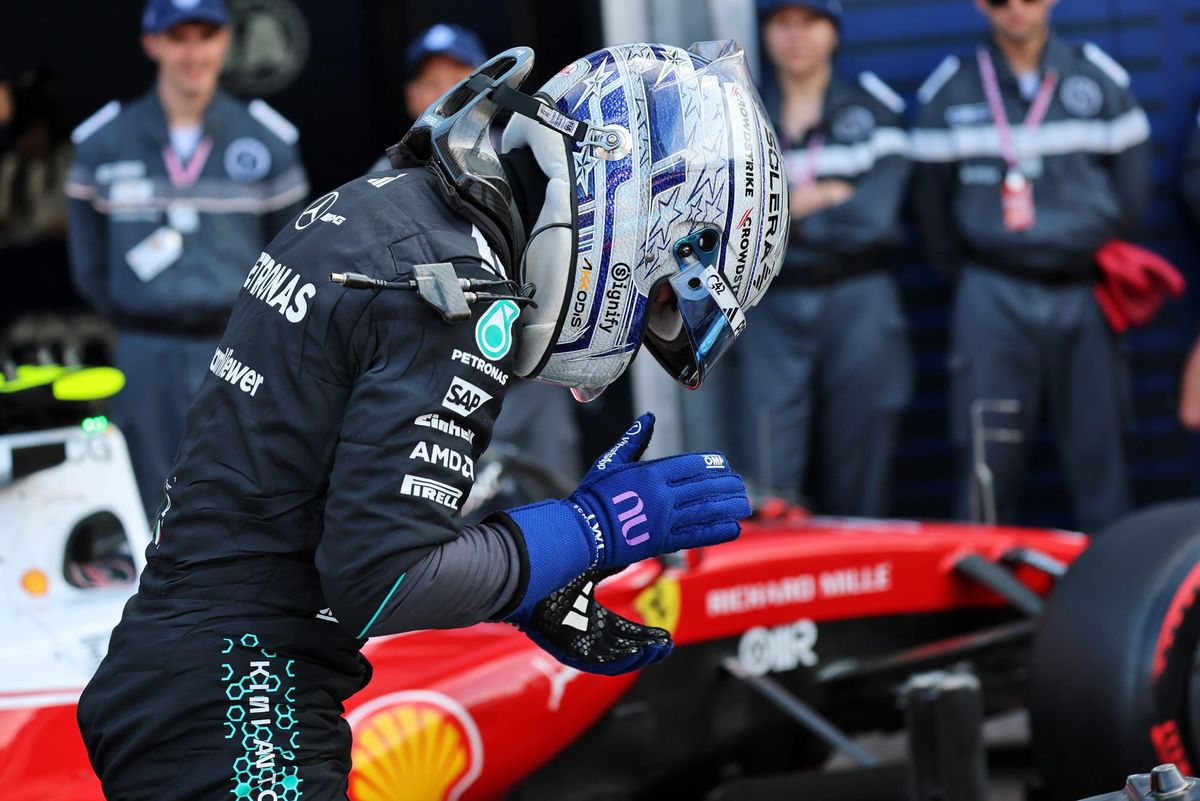 Antonelli denies Verstappen pole as Leclerc hits wall on final lap thumbnail