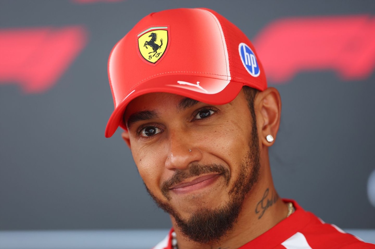 Lewis Hamilton "proud" of F1 turnaround as he jokes about future documentary thumbnail