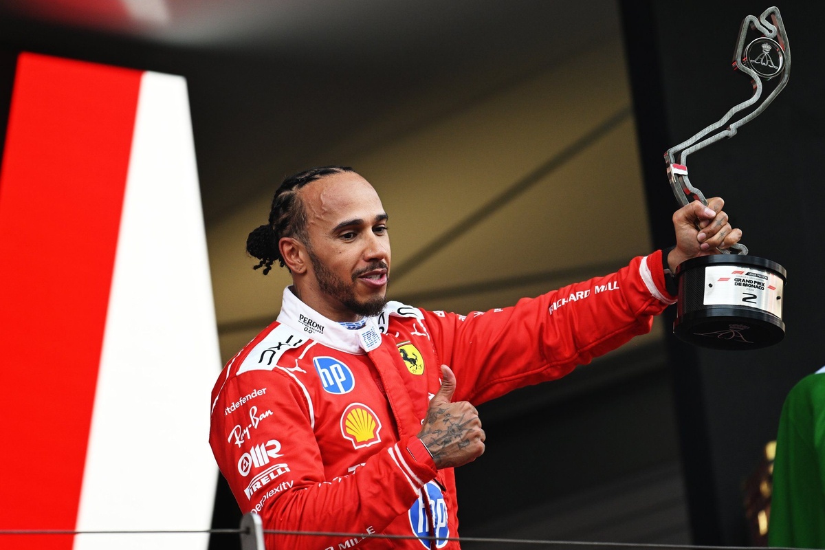 Lewis Hamilton: Maiden Ferrari win "couldn't be closer" source thumbnail