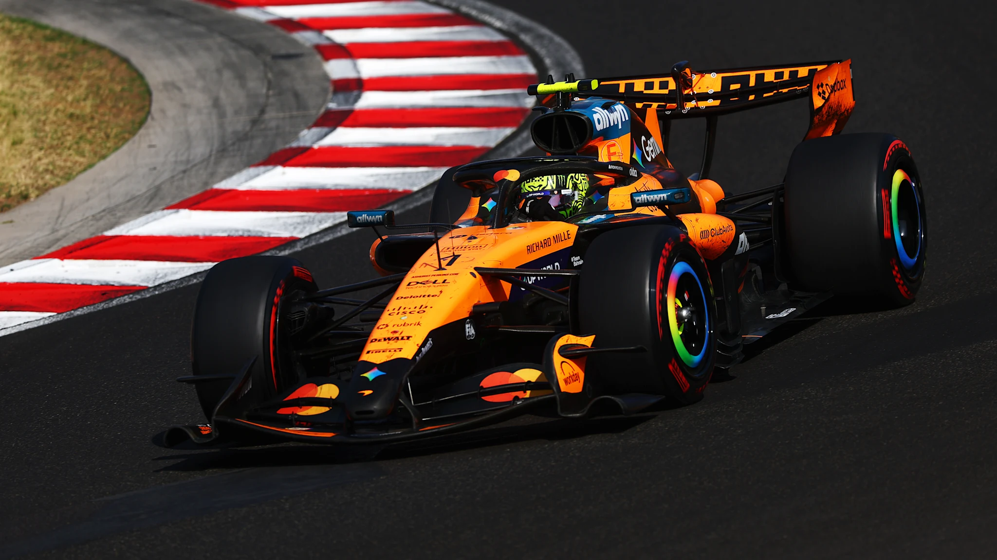 Norris beats Verstappen and Antonelli to victory in Hungary thumbnail