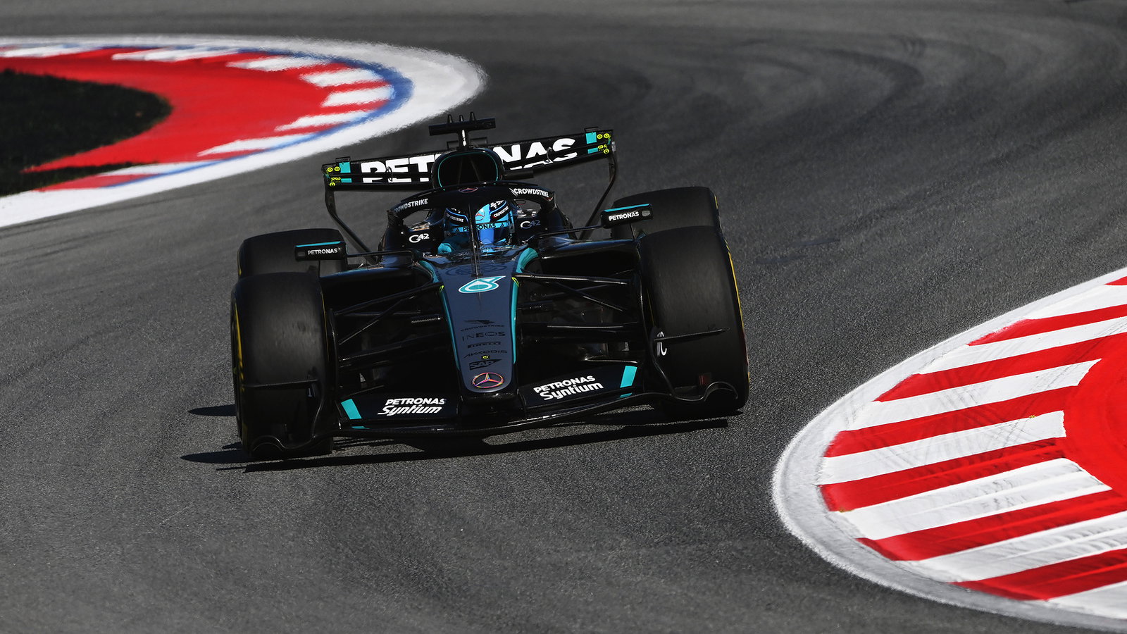 Russell fastest in final Barcelona practice as Bottas' brakes fail thumbnail