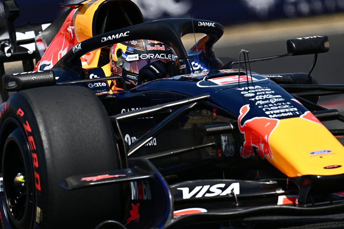 Max Verstappen sees mysterious issues at Red Bull: "Desperate? I'm already past that stage" source thumbnail