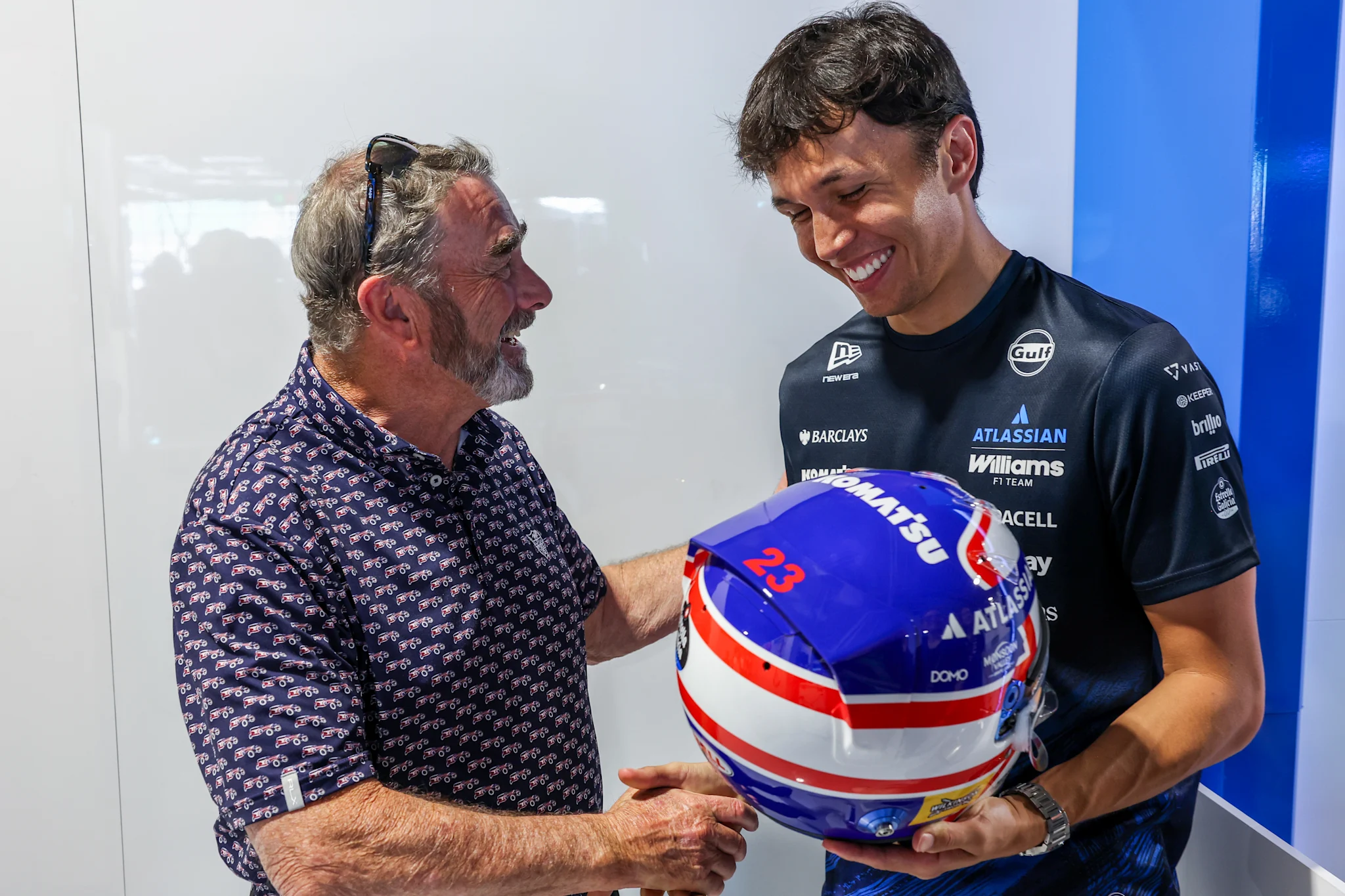 Albon marks Williams milestone with Mansell-inspired helmet thumbnail