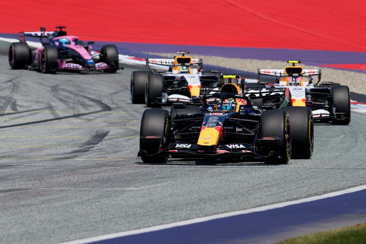 Red Bull's Austrian GP upgrade package compared to "B-spec" F1 car by former mechanic source thumbnail
