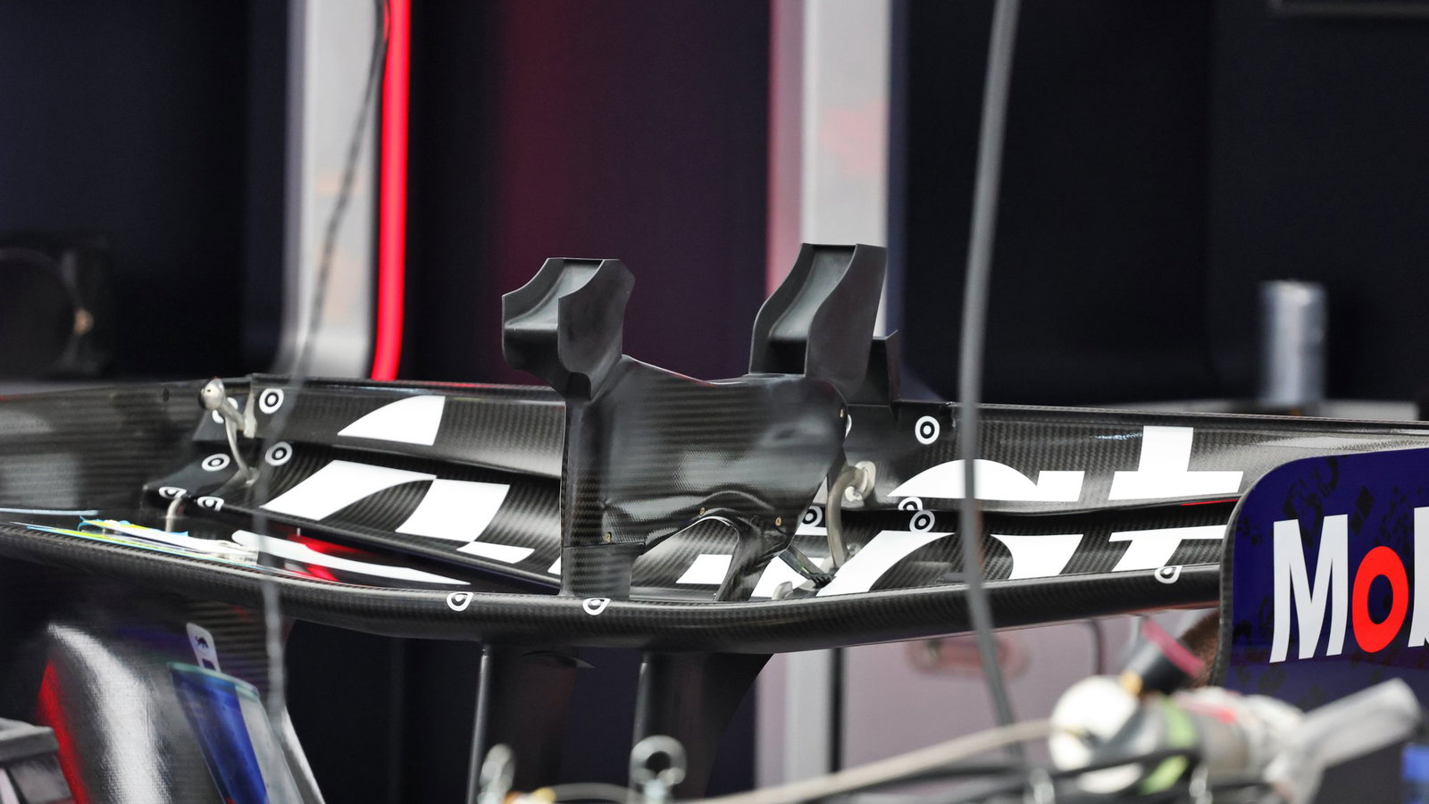 Revealed: Intriguing winglets appear as teams exploit F1 rule change thumbnail