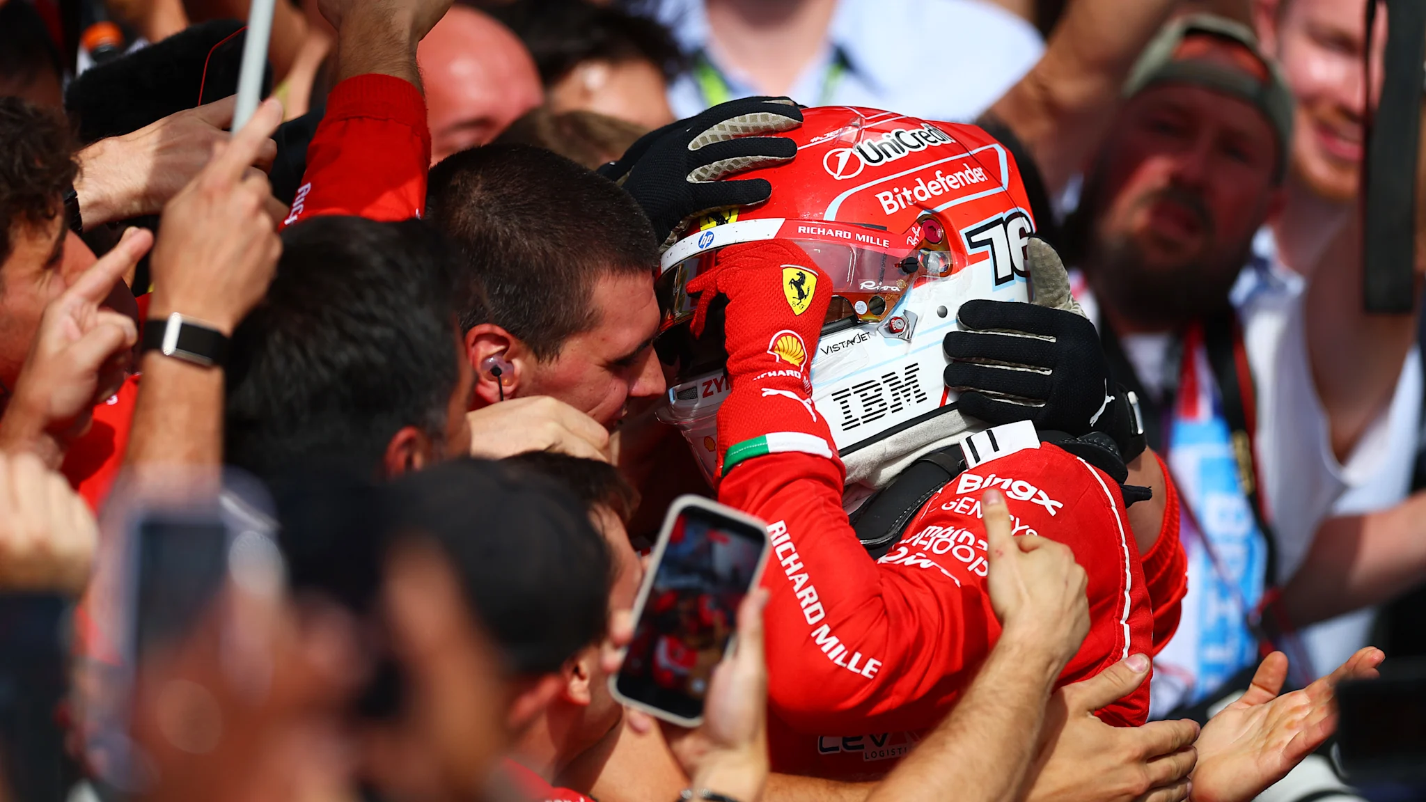 Leclerc wins dramatic British GP amid Antonelli issue thumbnail