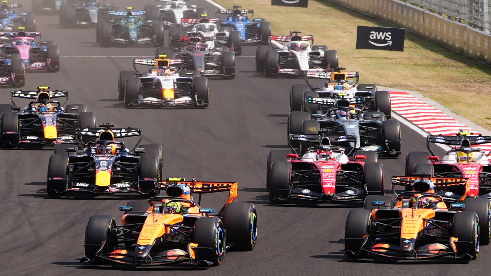 Brundle's verdict on 'relentless' Norris, Piastri-Sainz incident and Malaysia return thumbnail