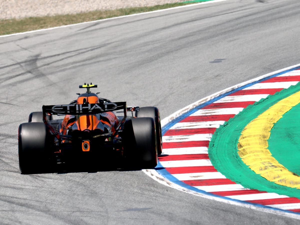 McLaren to debut its own 'upside down' F1 rear wing in Austria source thumbnail
