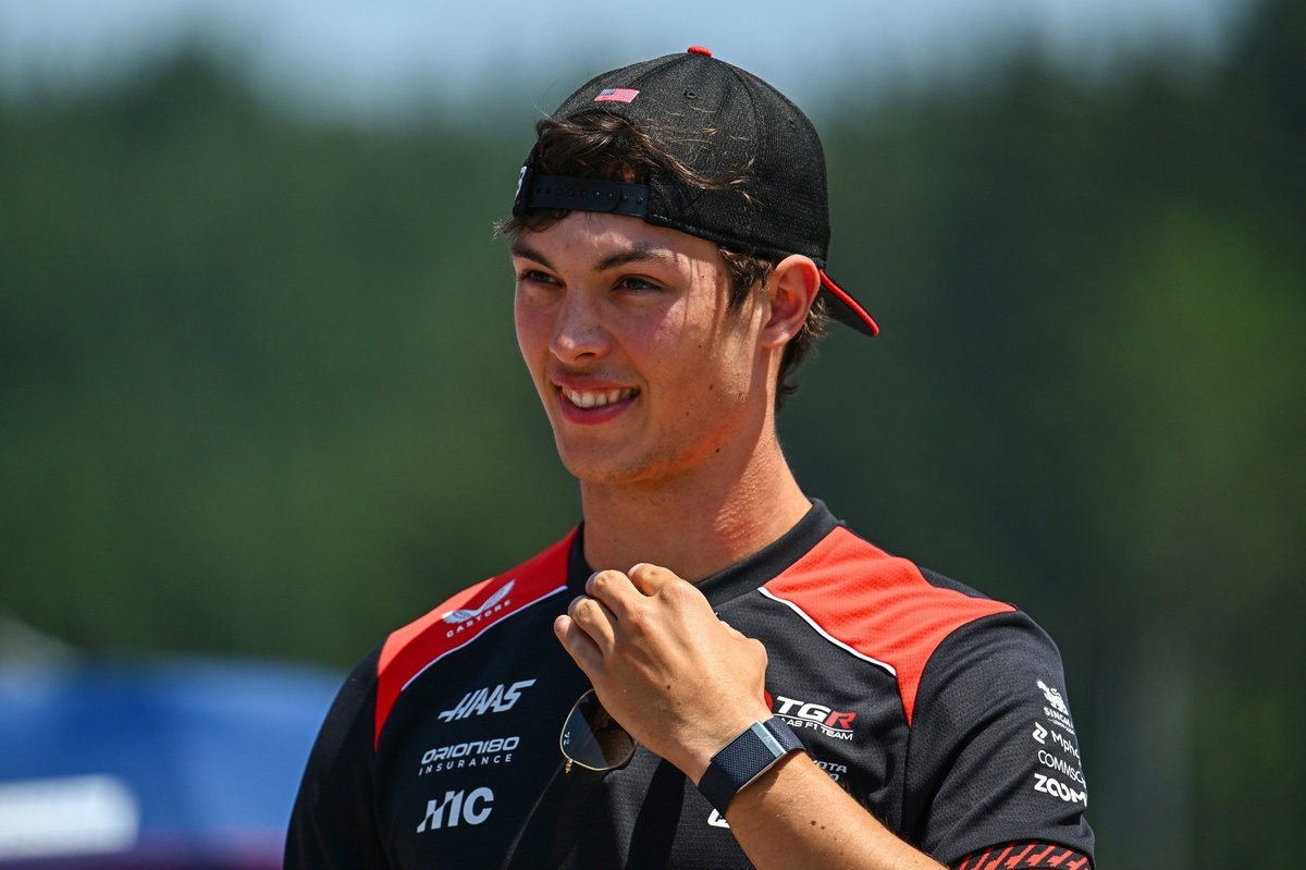Oliver Bearman reveals new business venture away from F1 thumbnail