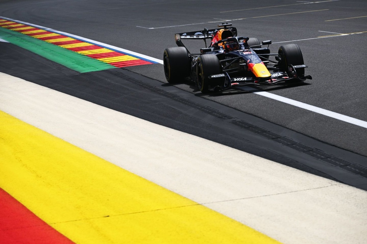 F1 Belgian GP: Max Verstappen quickest in FP1 over Lewis Hamilton thumbnail