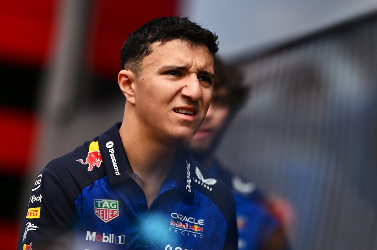The advice MotoGP champion Marc Marquez gave Isack Hadjar over his wrist injury thumbnail