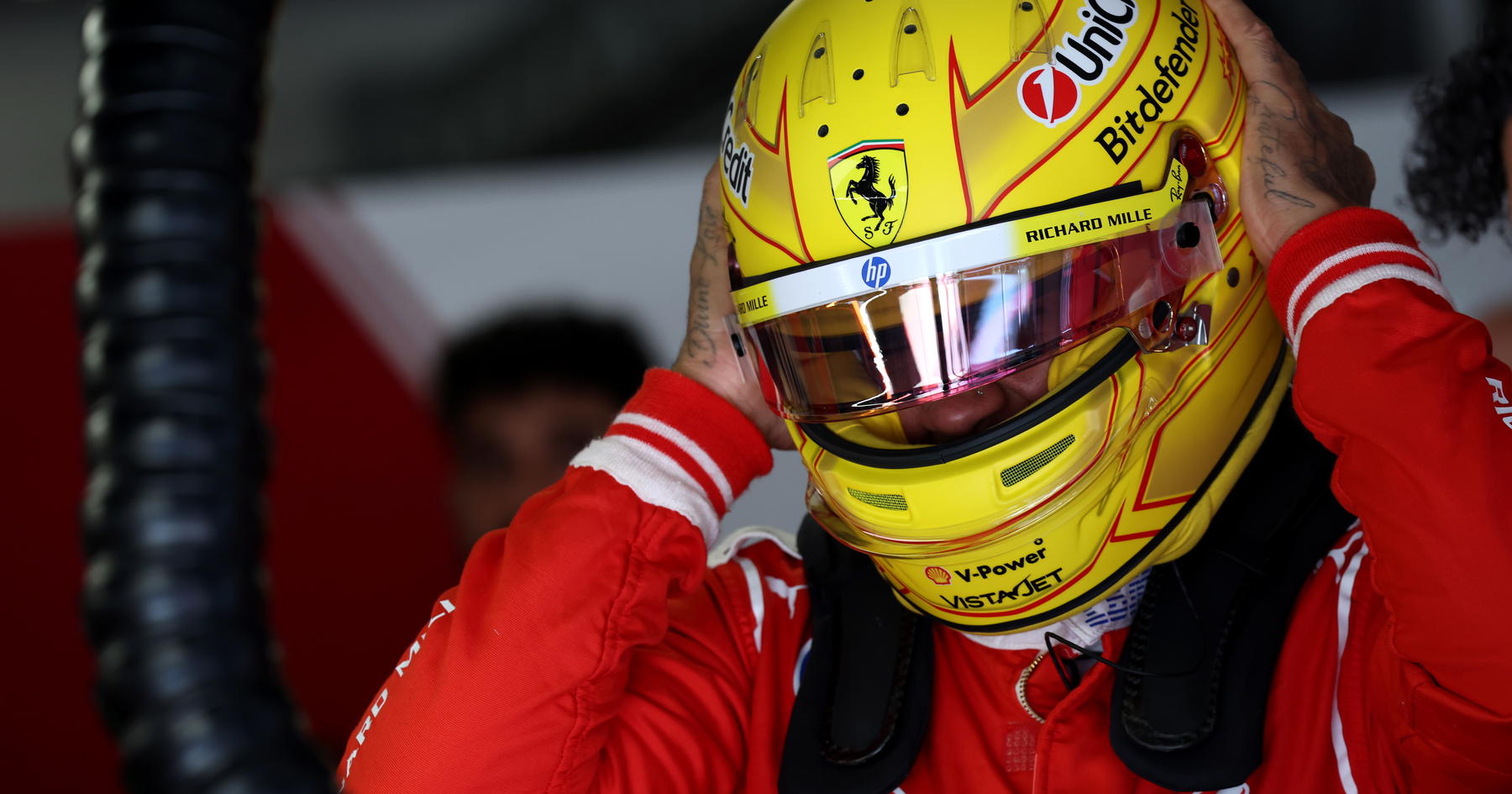 Why Lewis Hamilton faces the biggest title run-in of his F1 career thumbnail