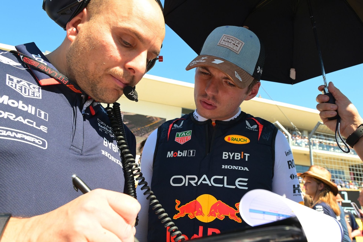 Ford on Gianpiero Lambiase exit and Max Verstappen future: “F1 commitment not based on one person” source thumbnail