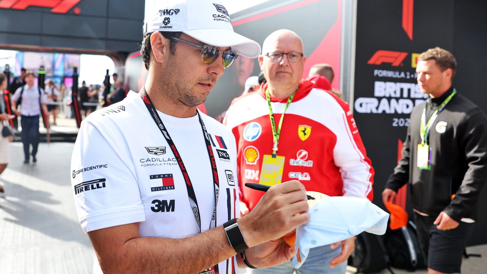 Sergio Perez reveals how he saved a failing F1 team thumbnail