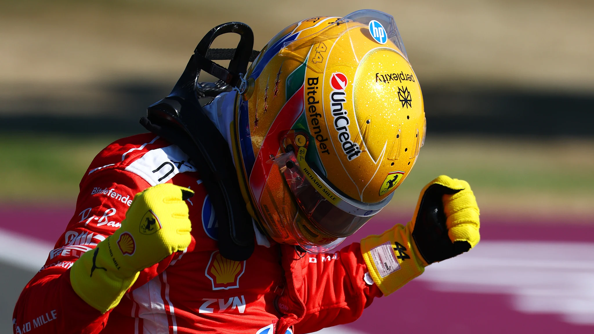 Hamilton snatches British GP Sprint pole from Antonelli thumbnail