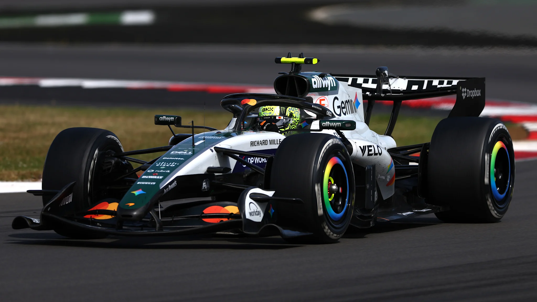 10 of the best retro-inspired F1 liveries over the years thumbnail