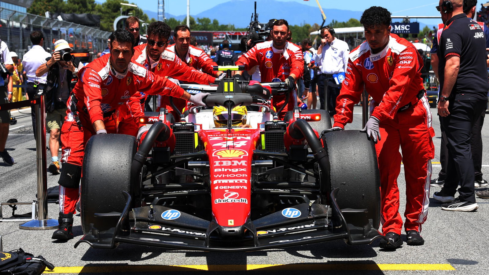 Norris fears Ferrari will “embarrass everyone” with F1 engine gains thumbnail