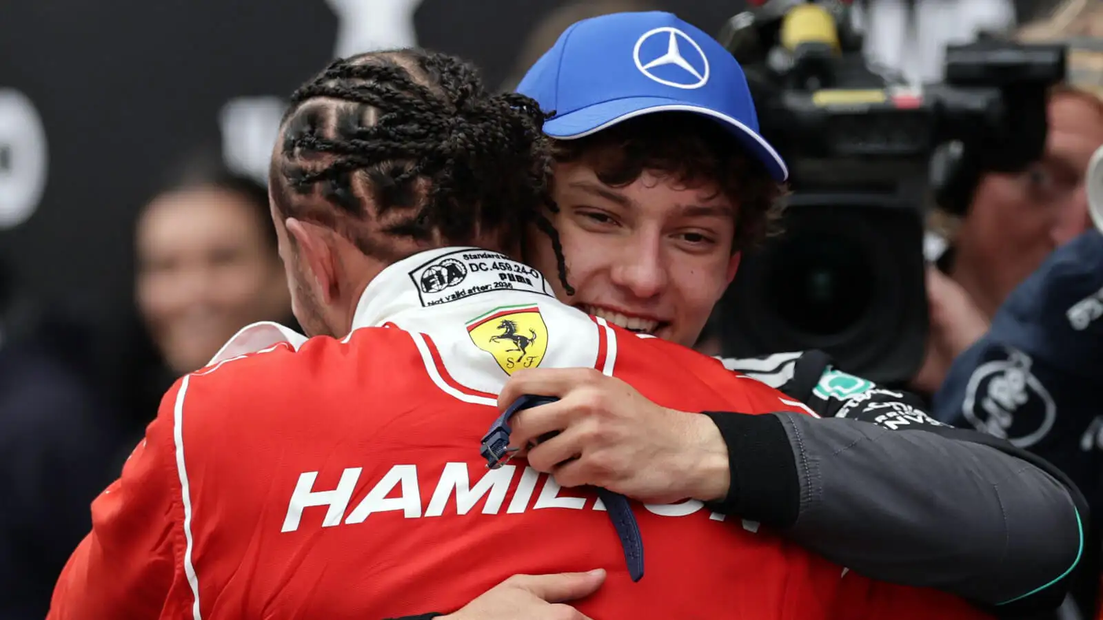 Kimi Antonelli leaves Ferrari door open despite Mercedes title charge source thumbnail
