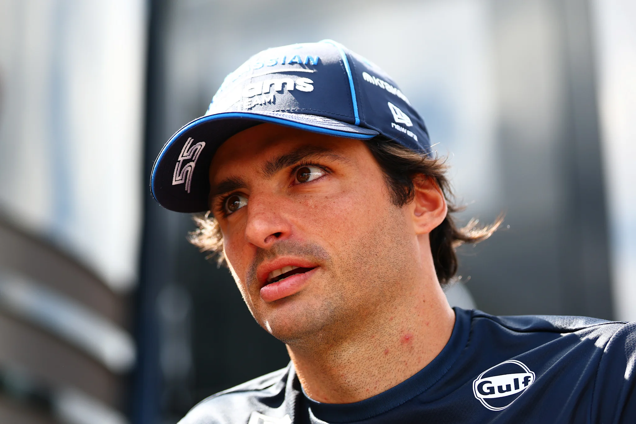 Sainz on whether he will stay at âunderperforming' Williams source thumbnail